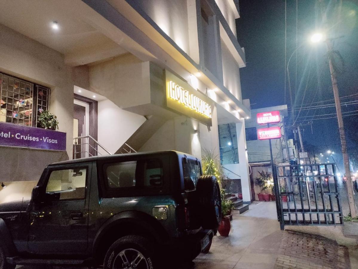 Hotel Luxuria Ludhiana Exterior foto